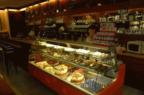 Salzburgs beste Mozartkugel Cafe Habakuk in Salzburg Konditorei Kaffeehaus